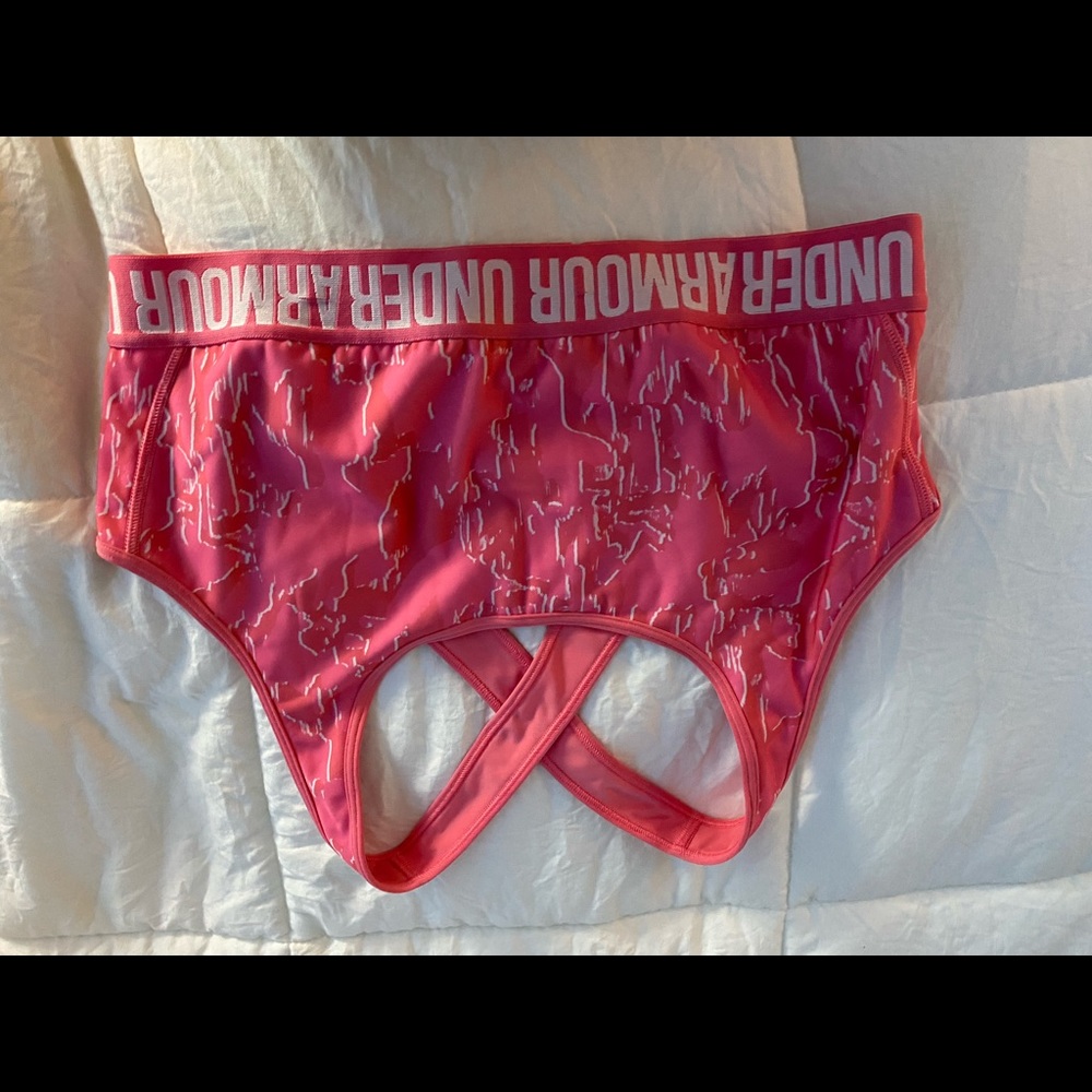 Under Armor Razor Back Sports Bra